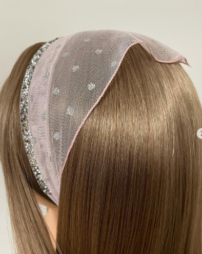 Batic din tul - roz cu buline si pietre gri